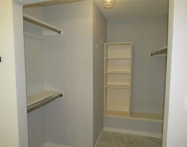 2308 Crestmeadow Street - Photo Thumbnail 18