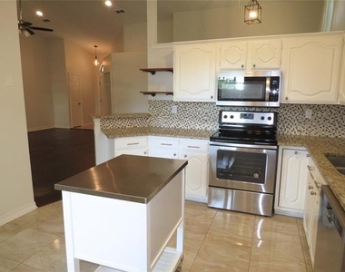 2308 Crestmeadow Street - Photo Thumbnail 8