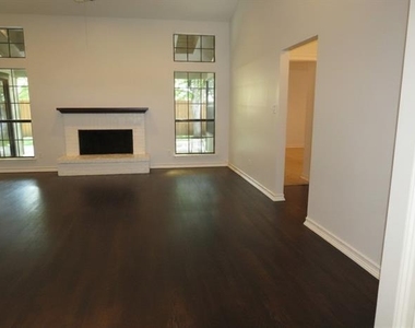 2308 Crestmeadow Street - Photo Thumbnail 3
