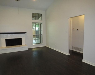 2308 Crestmeadow Street - Photo Thumbnail 2