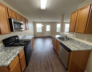 2912 Crimson Clover Drive - Photo Thumbnail 14