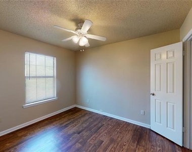 218 Renfro Street - Photo Thumbnail 16