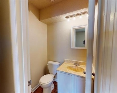 218 Renfro Street - Photo Thumbnail 14