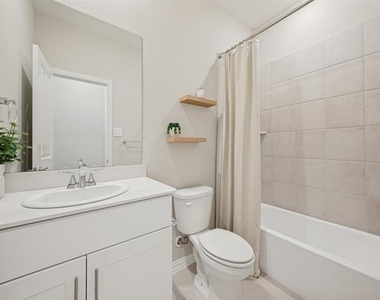715 Dotty Drive - Photo Thumbnail 21