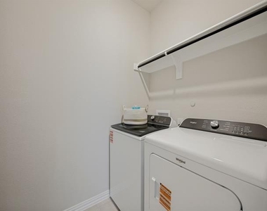 715 Dotty Drive - Photo Thumbnail 13