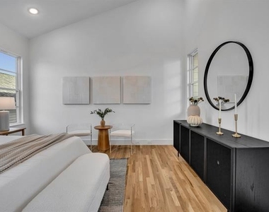 1512 Villars Street - Photo Thumbnail 19