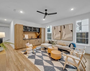 1512 Villars Street - Photo Thumbnail 33