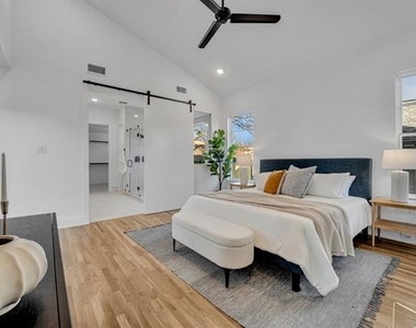1512 Villars Street - Photo Thumbnail 20