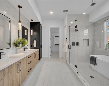 1512 Villars Street - Photo Thumbnail 21