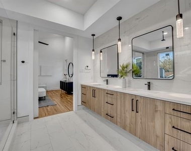 1512 Villars Street - Photo Thumbnail 25