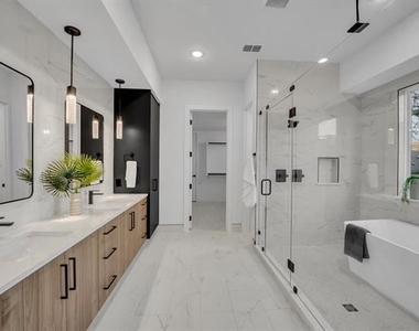 1512 Villars Street - Photo Thumbnail 26