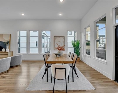 1512 Villars Street - Photo Thumbnail 13