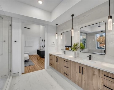 1512 Villars Street - Photo Thumbnail 23