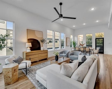 1512 Villars Street - Photo Thumbnail 15