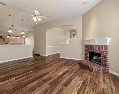 5001 Lake Crest Drive - Photo Thumbnail 6
