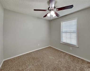 6100 Springwood Drive - Photo Thumbnail 10