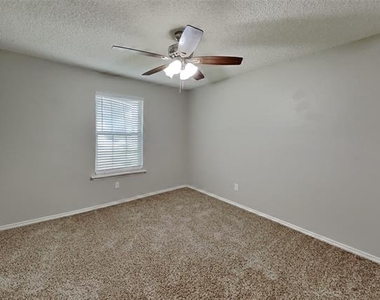 6100 Springwood Drive - Photo Thumbnail 11