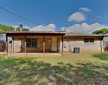 6100 Springwood Drive - Photo Thumbnail 16
