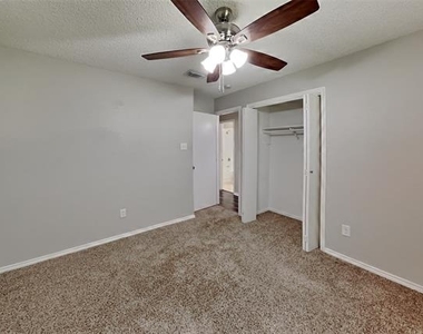 6100 Springwood Drive - Photo Thumbnail 12
