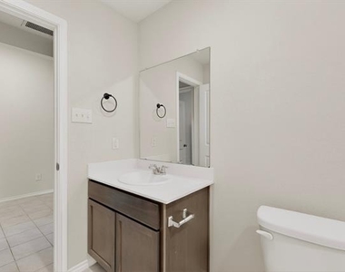 1901 Princeton Avenue - Photo Thumbnail 28