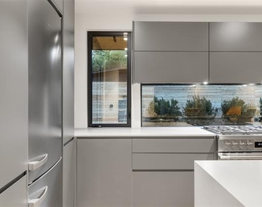 8571 Eustis Avenue - Photo Thumbnail 10