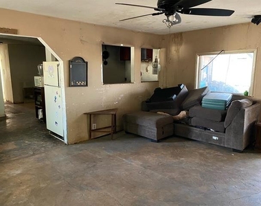 501 N Lincoln Avenue - Photo Thumbnail 2