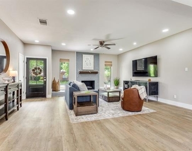 926 Hillside Lane - Photo Thumbnail 1