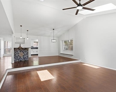 2816 Chelsea Lane - Photo Thumbnail 7