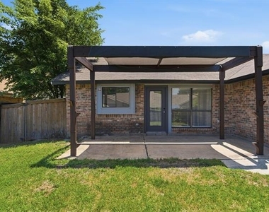 2816 Chelsea Lane - Photo Thumbnail 25
