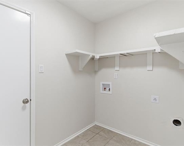 2816 Chelsea Lane - Photo Thumbnail 24