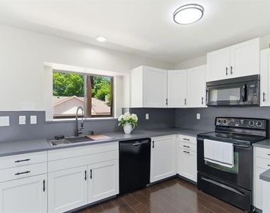 2816 Chelsea Lane - Photo Thumbnail 14