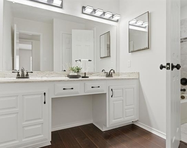 2816 Chelsea Lane - Photo Thumbnail 22
