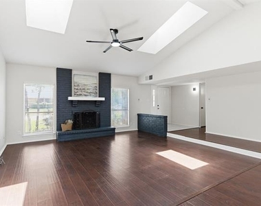 2816 Chelsea Lane - Photo Thumbnail 5
