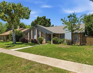 2816 Chelsea Lane - Photo Thumbnail 2