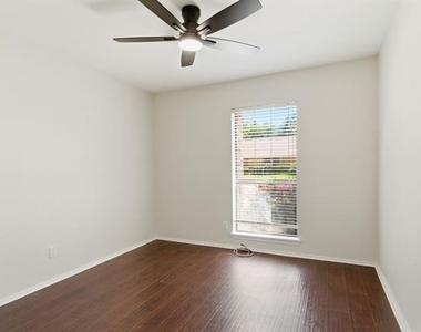 2816 Chelsea Lane - Photo Thumbnail 21