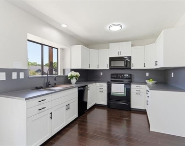 2816 Chelsea Lane - Photo Thumbnail 13