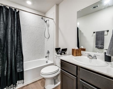 13105 Dawson Drive - Photo Thumbnail 13