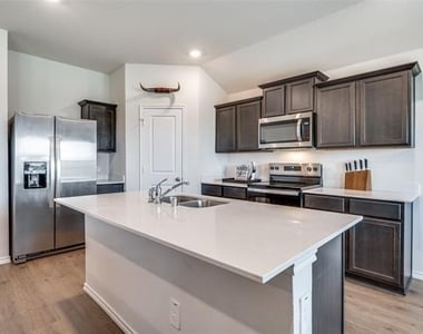 13105 Dawson Drive - Photo Thumbnail 4