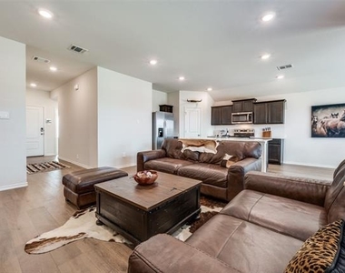 13105 Dawson Drive - Photo Thumbnail 3