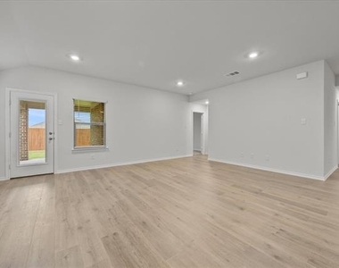 2307 Albert Lane - Photo Thumbnail 15