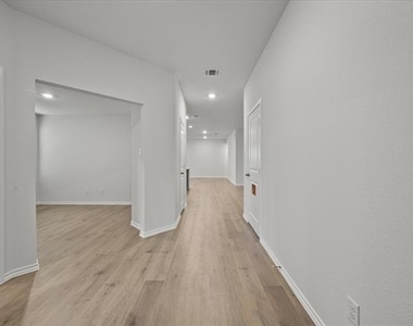 2307 Albert Lane - Photo Thumbnail 3