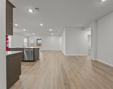 2307 Albert Lane - Photo Thumbnail 8