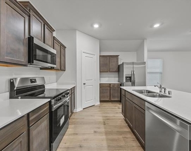 2307 Albert Lane - Photo Thumbnail 12