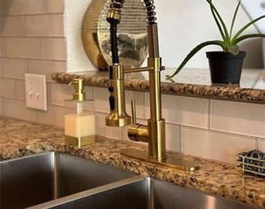 213 Fox Hollow Boulevard - Photo Thumbnail 9