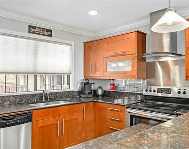 3314 Douglas Avenue - Photo Thumbnail 8