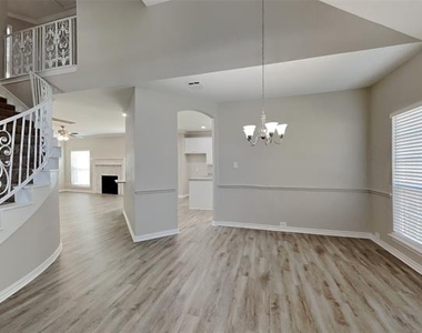 1508 Kendal Drive - Photo Thumbnail 8