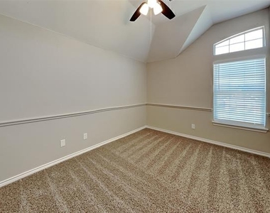 1508 Kendal Drive - Photo Thumbnail 15