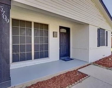 5709 Walraven Circle - Photo Thumbnail 33