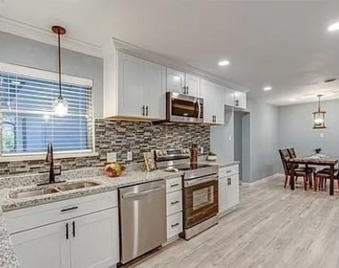 5709 Walraven Circle - Photo Thumbnail 8