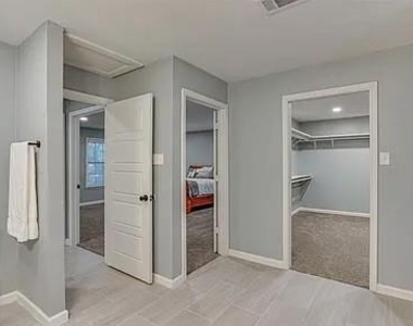 5709 Walraven Circle - Photo Thumbnail 19